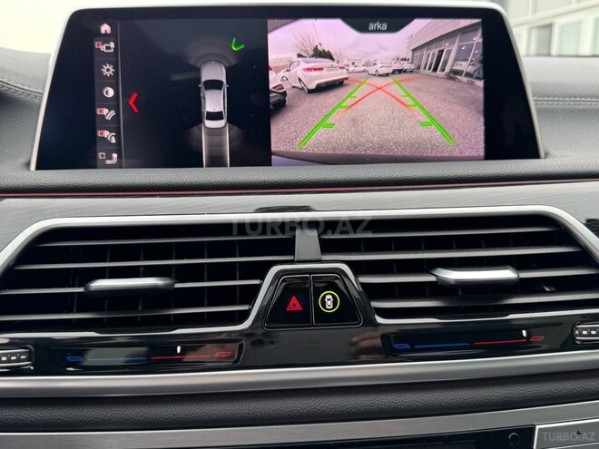 BMW 740-19