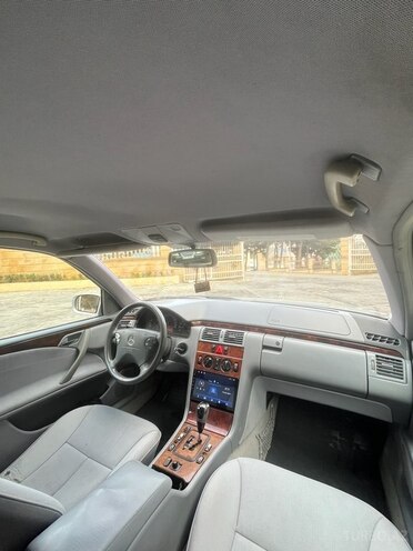 Mercedes E 200 2001, 320,000 km - 2.0 l - Bakı