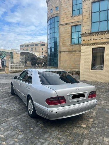 Mercedes E 200 2001, 320,000 km - 2.0 l - Bakı