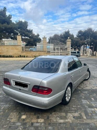 Mercedes E 200 2001, 320,000 km - 2.0 l - Bakı