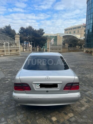 Mercedes E 200 2001, 320,000 km - 2.0 l - Bakı