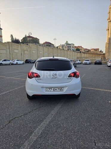Opel Astra 2011, 195,000 km - 1.3 л - Bakı