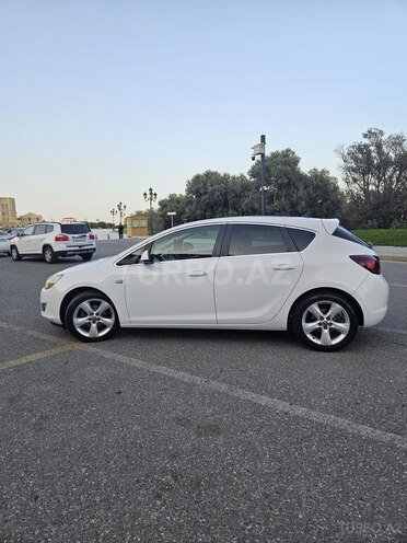 Opel Astra 2011, 195,000 km - 1.3 л - Bakı