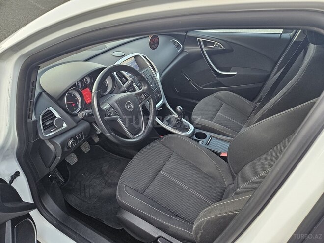 Opel Astra 2011, 195,000 km - 1.3 л - Bakı