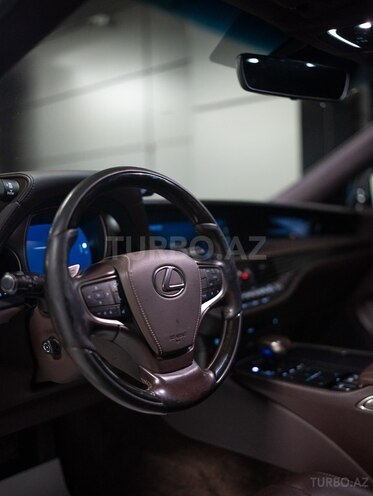 Lexus LS 350-7