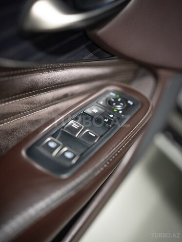 Lexus LS 350-9