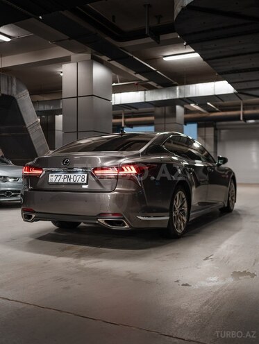 Lexus LS 350-5