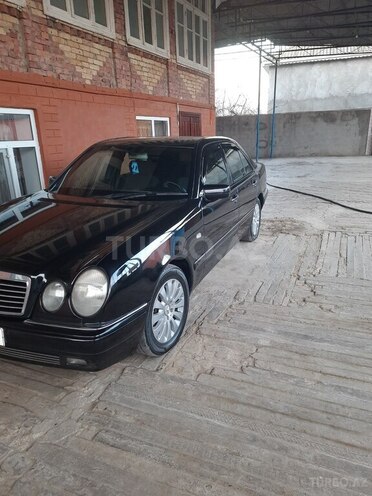 Mercedes E 230 1997, 357,000 km - 2.3 l - Bakı