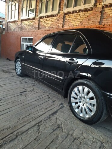 Mercedes E 230 1997, 357,000 km - 2.3 l - Bakı