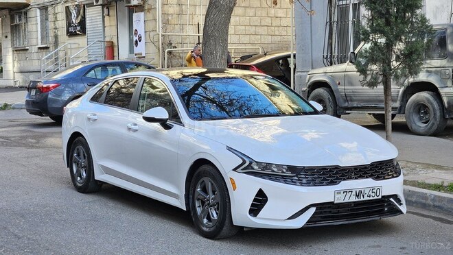 Kia K5-3