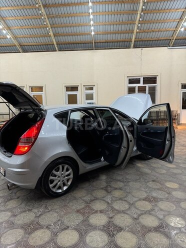 Hyundai i30 2009, 250,000 km - 2.0 l - Siyəzən