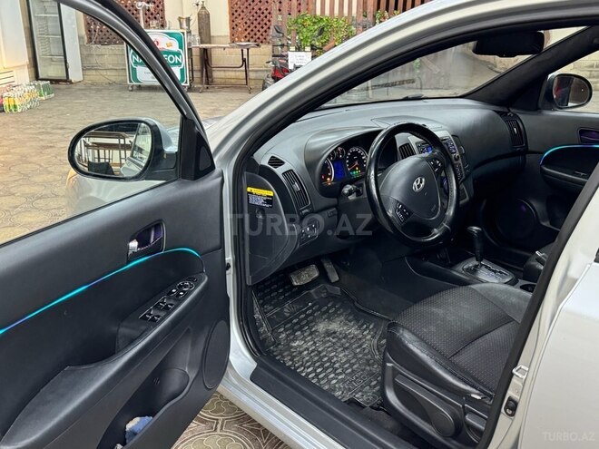 Hyundai i30 2009, 250,000 km - 2.0 l - Siyəzən