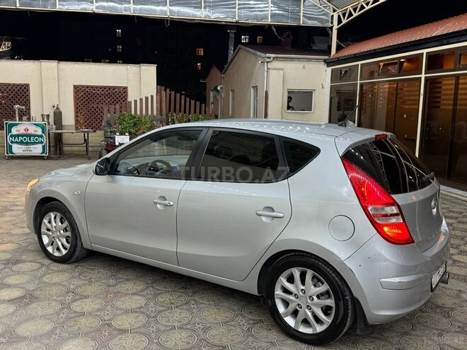 Hyundai i30 2009, 250,000 km - 2.0 l - Siyəzən