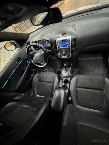 Hyundai i30 2009, 250,000 km - 2.0 l - Siyəzən