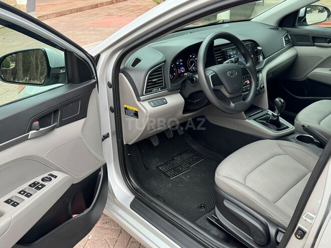 Hyundai Elantra 2018, 80,000 km - 2.0 l - Bakı
