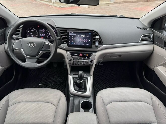 Hyundai Elantra 2018, 80,000 km - 2.0 l - Bakı