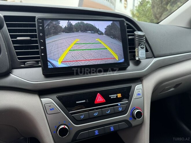 Hyundai Elantra 2018, 80,000 km - 2.0 l - Bakı