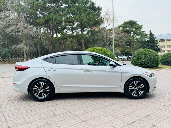 Hyundai Elantra 2018, 80,000 km - 2.0 l - Bakı