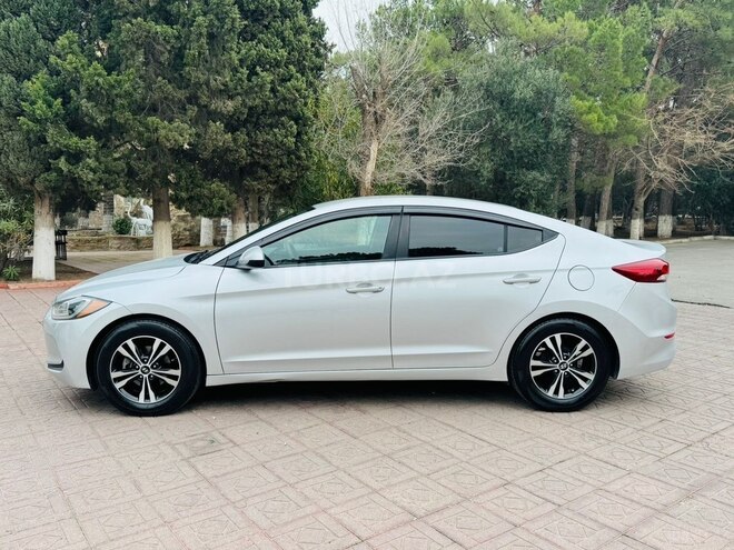 Hyundai Elantra 2018, 80,000 km - 2.0 l - Bakı