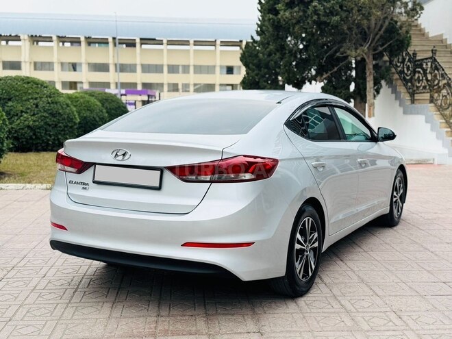 Hyundai Elantra 2018, 80,000 km - 2.0 l - Bakı