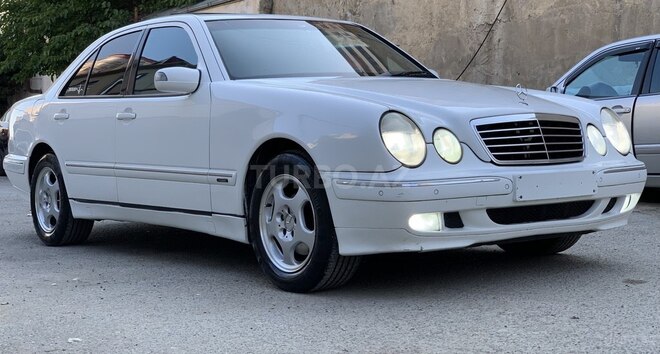 Mercedes E 270 2001, 371,796 km - 2.7 l - Bakı
