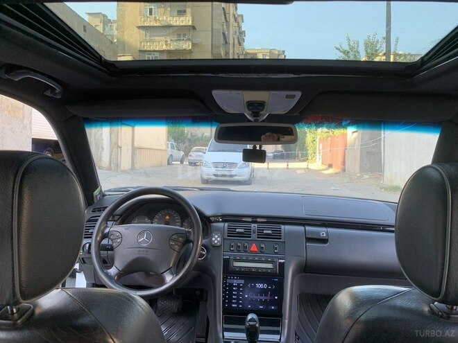 Mercedes E 270 2001, 371,796 km - 2.7 l - Bakı