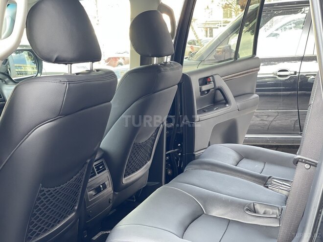 Toyota Land Cruiser-7