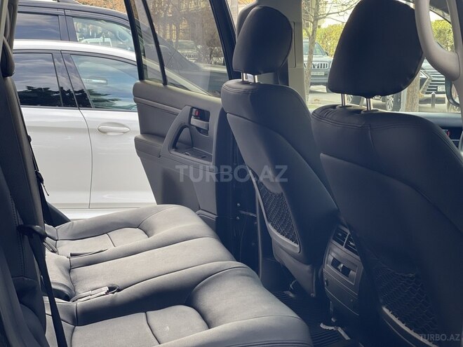 Toyota Land Cruiser-8