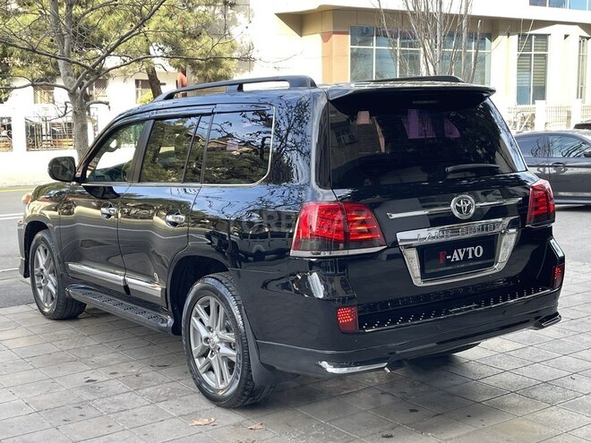 Toyota Land Cruiser-12