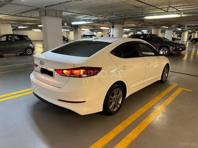 Hyundai Avante 2015, 198,000 km - 1.6 л - Bakı
