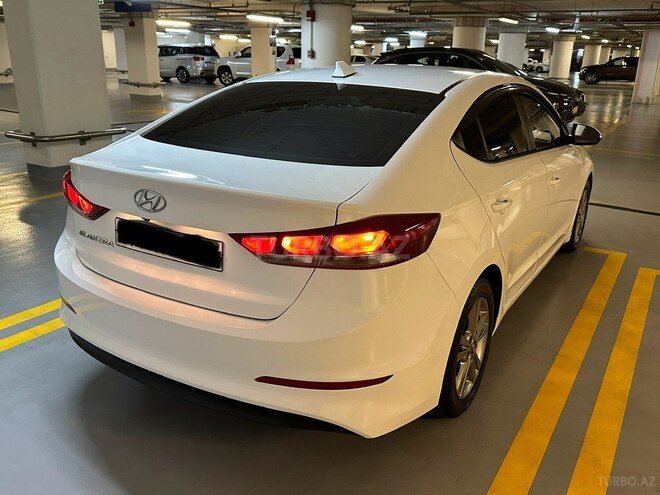 Hyundai Avante 2015, 198,000 km - 1.6 л - Bakı