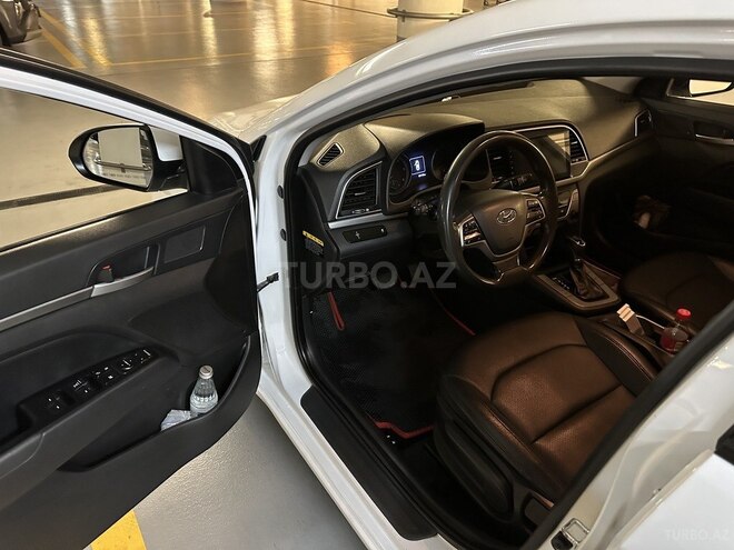 Hyundai Avante 2015, 198,000 km - 1.6 л - Bakı