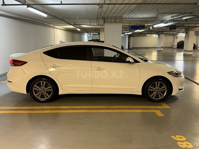 Hyundai Avante 2015, 198,000 km - 1.6 л - Bakı