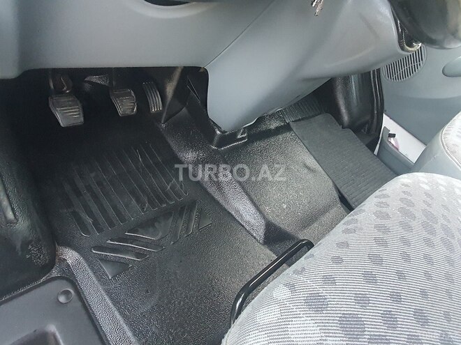 Ford Transit-5