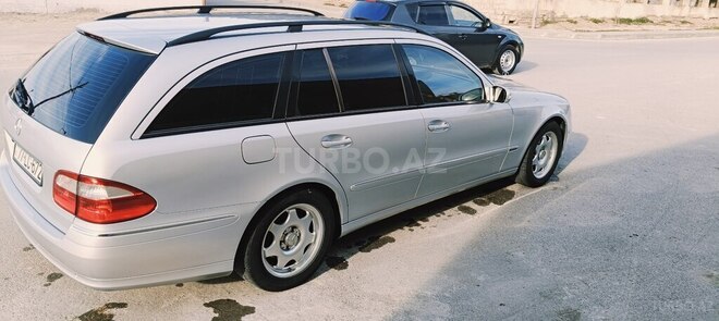 Mercedes E 220 d-4
