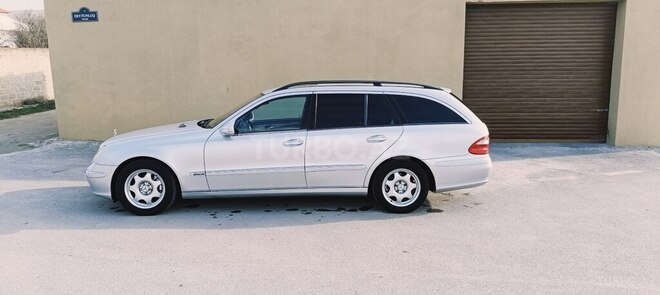 Mercedes E 220 d-6