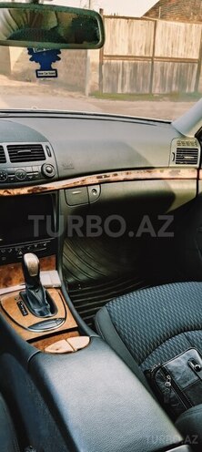Mercedes E 220 d-11