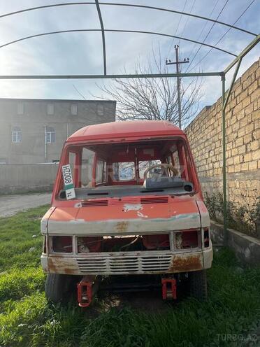 Mercedes 208 D 1990, 300,000 km - 2.3 l - Bakı
