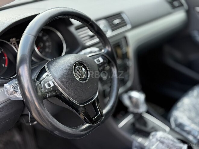 Volkswagen Passat 2017, 220,000 km - 2.0 l - Bakı