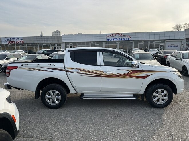 Mitsubishi L200 2016, 214,000 km - 2.5 l - Bakı