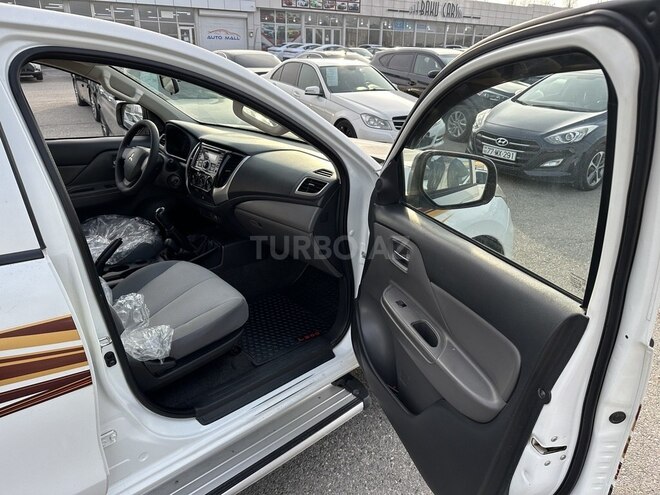 Mitsubishi L200 2016, 214,000 km - 2.5 l - Bakı