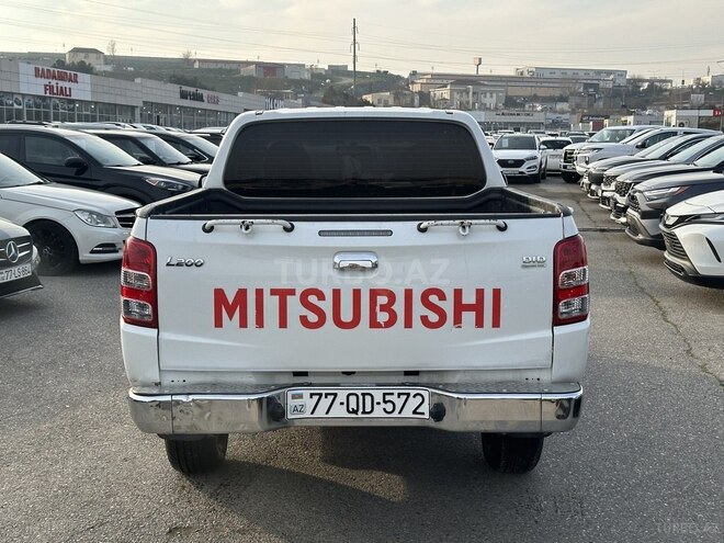 Mitsubishi L200 2016, 214,000 km - 2.5 l - Bakı