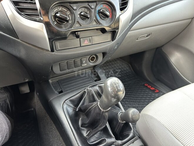 Mitsubishi L200 2016, 214,000 km - 2.5 l - Bakı