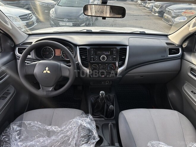 Mitsubishi L200 2016, 214,000 km - 2.5 l - Bakı