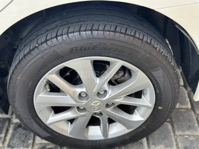 Toyota Corolla 2015, 142,321 km - 1.6 l - Bakı