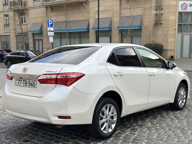 Toyota Corolla 2015, 142,321 km - 1.6 l - Bakı