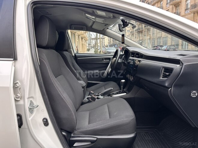 Toyota Corolla 2015, 142,321 km - 1.6 l - Bakı