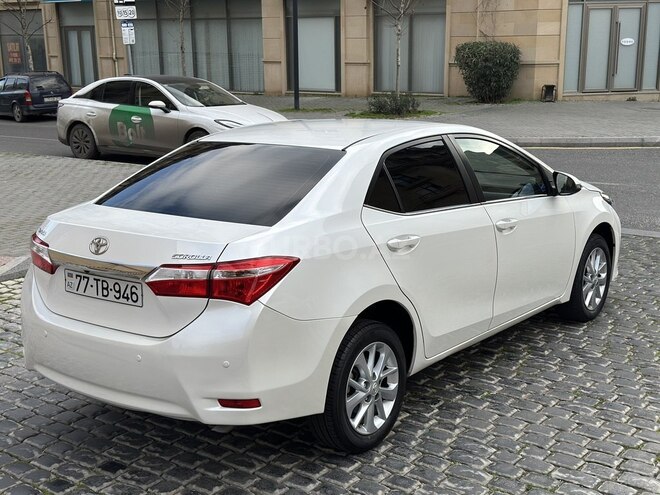 Toyota Corolla 2015, 142,321 km - 1.6 l - Bakı
