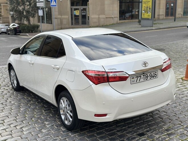 Toyota Corolla 2015, 142,321 km - 1.6 l - Bakı
