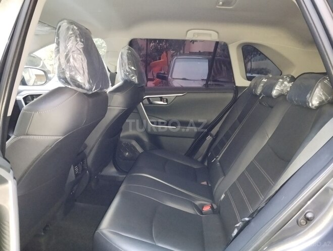 Toyota RAV4-10
